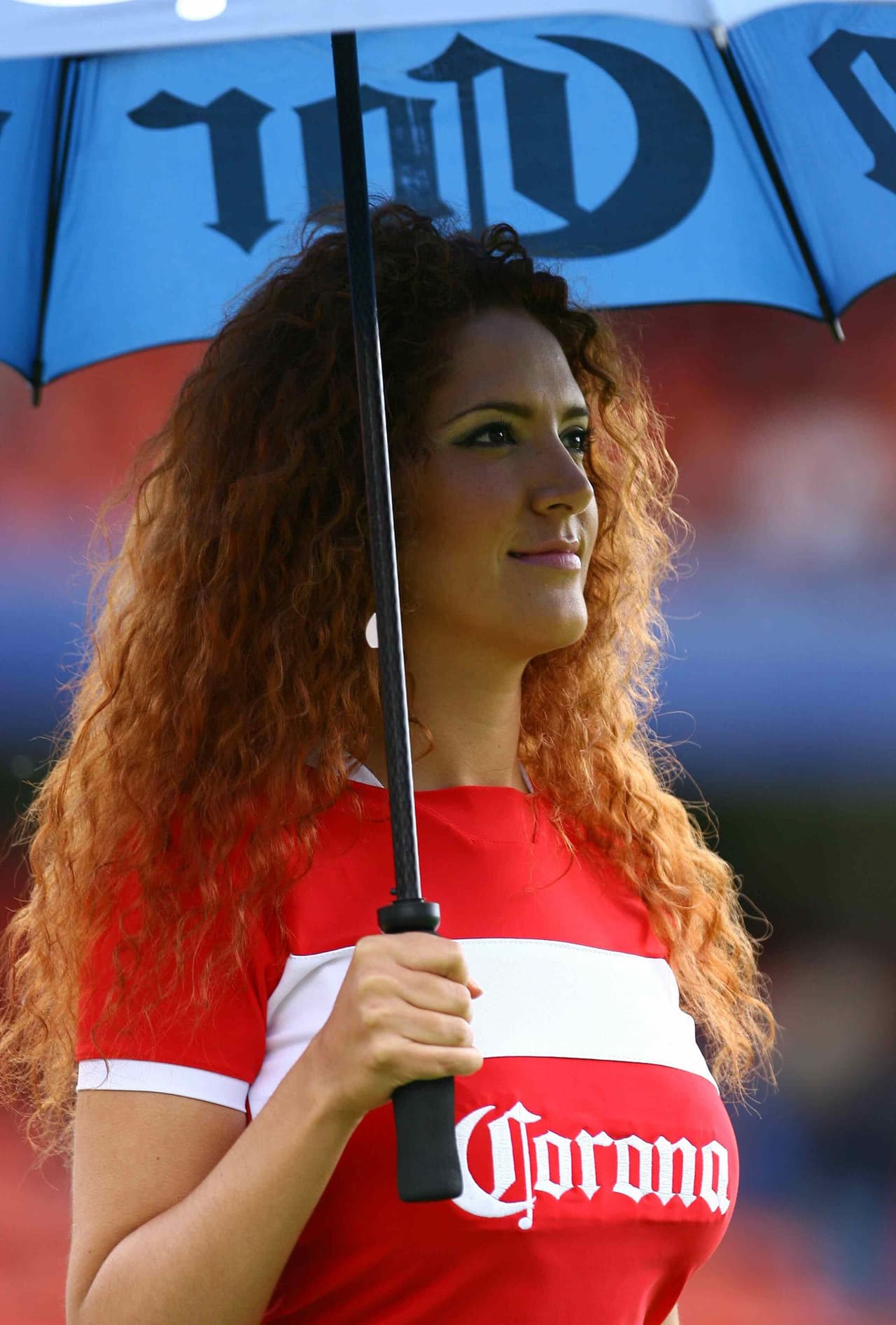 Bellas porristas en la vuelta de las semis