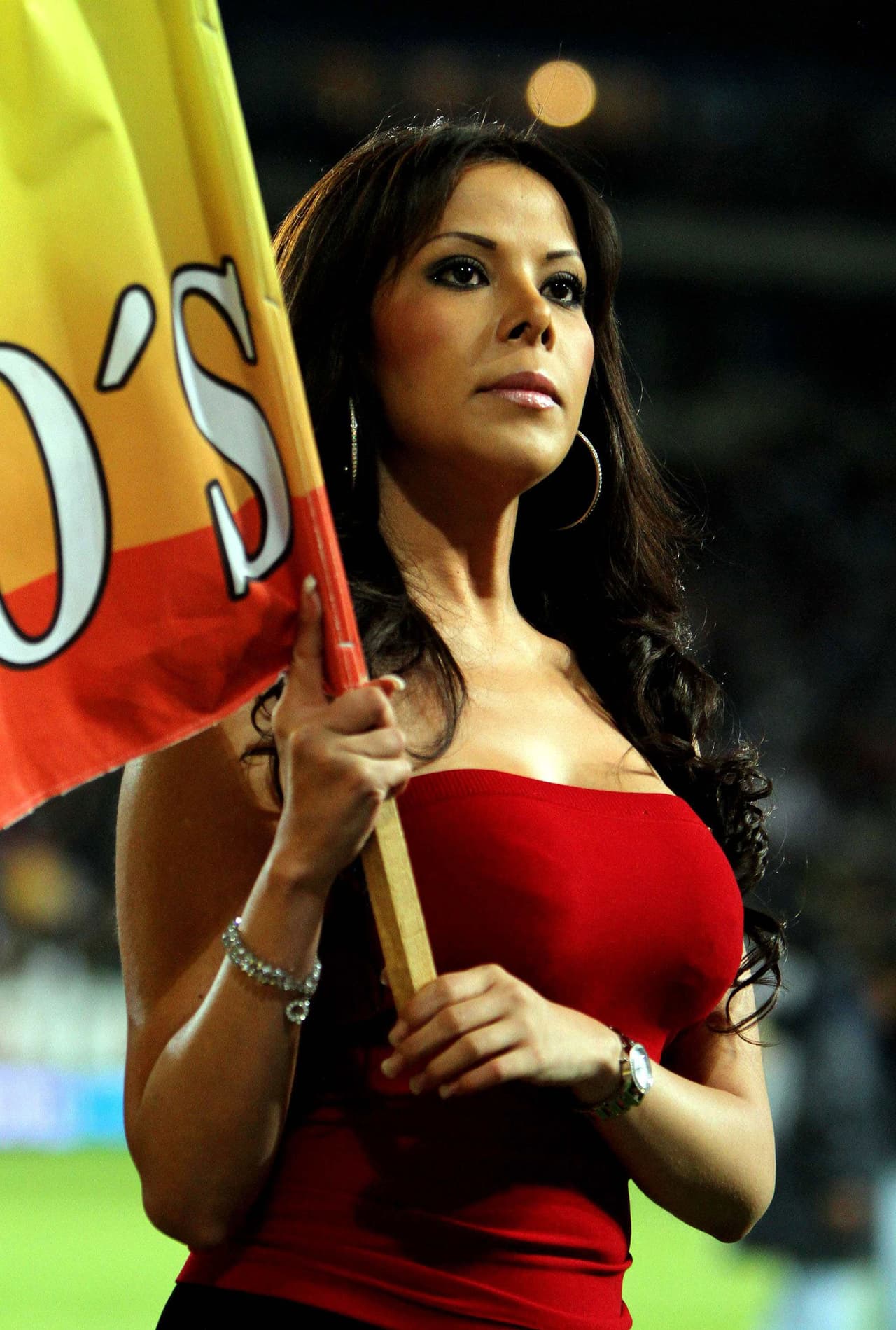 Bellas porristas en la vuelta de las semis