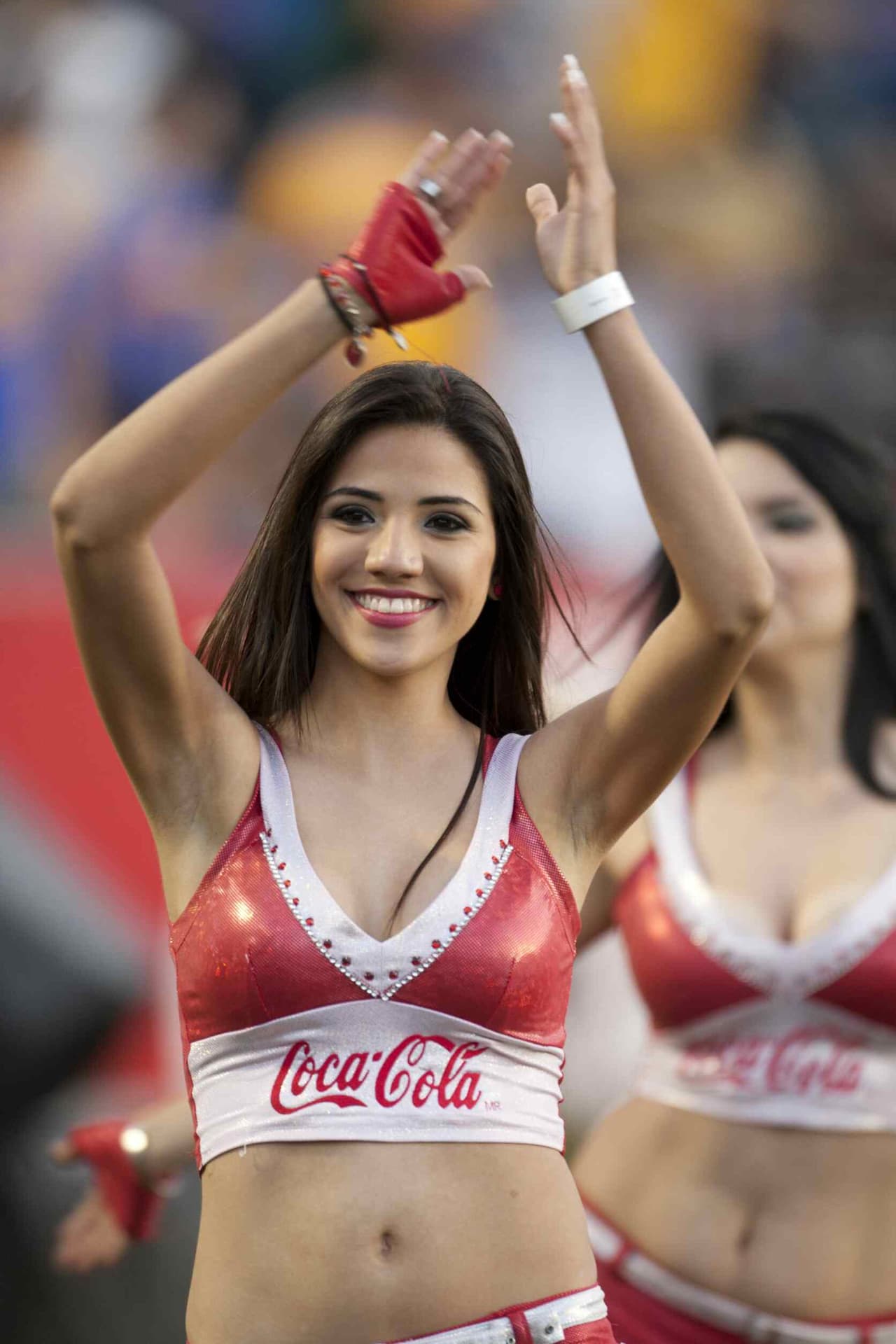 Bellas porristas en la vuelta de las semis
