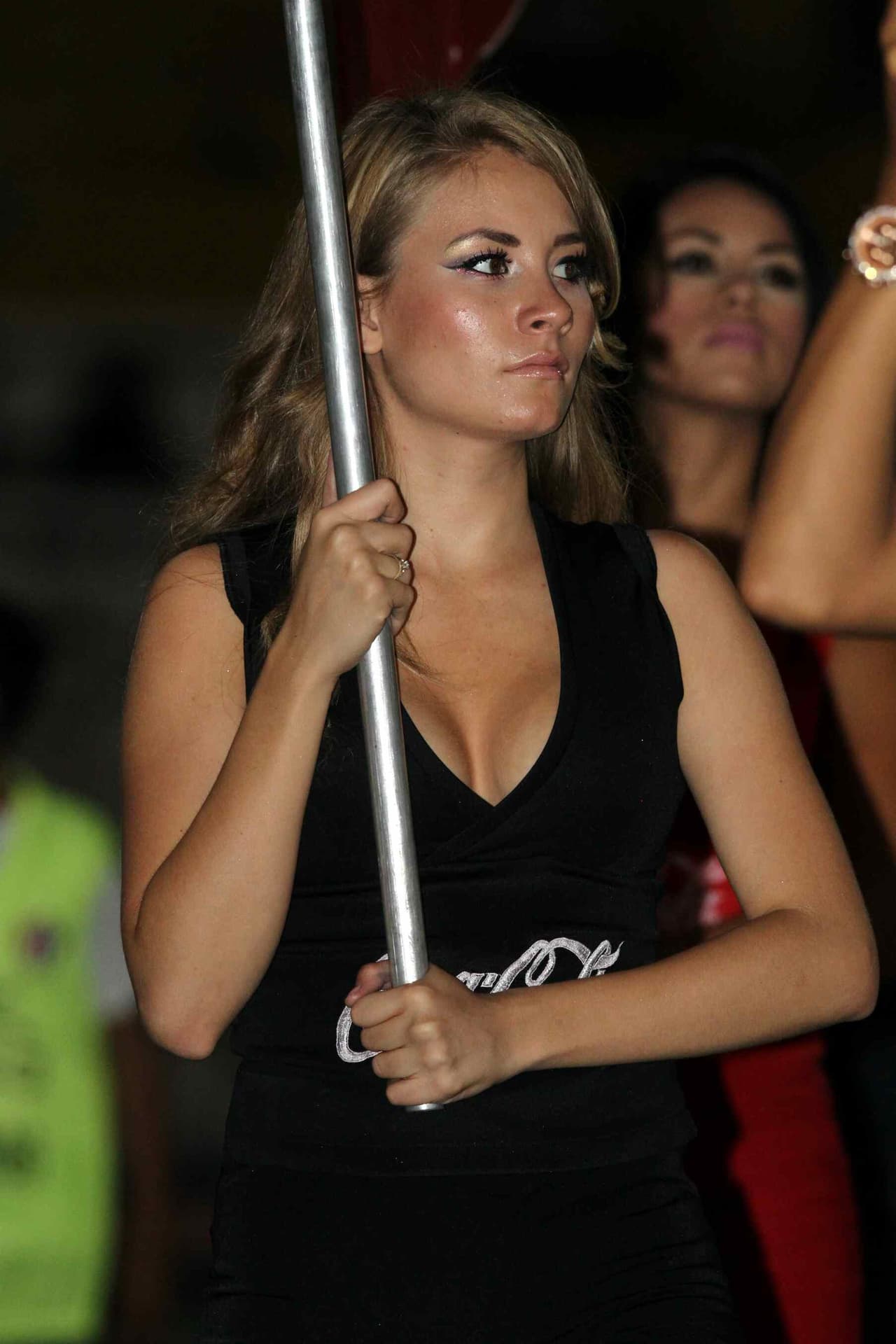 Bellas porristas en la vuelta de las semis