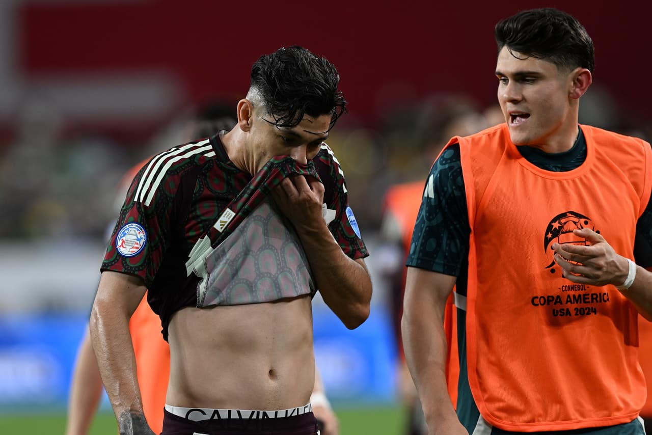 Mal y de malas: Gerardo Arteaga sale lesionado del México vs. Ecuador