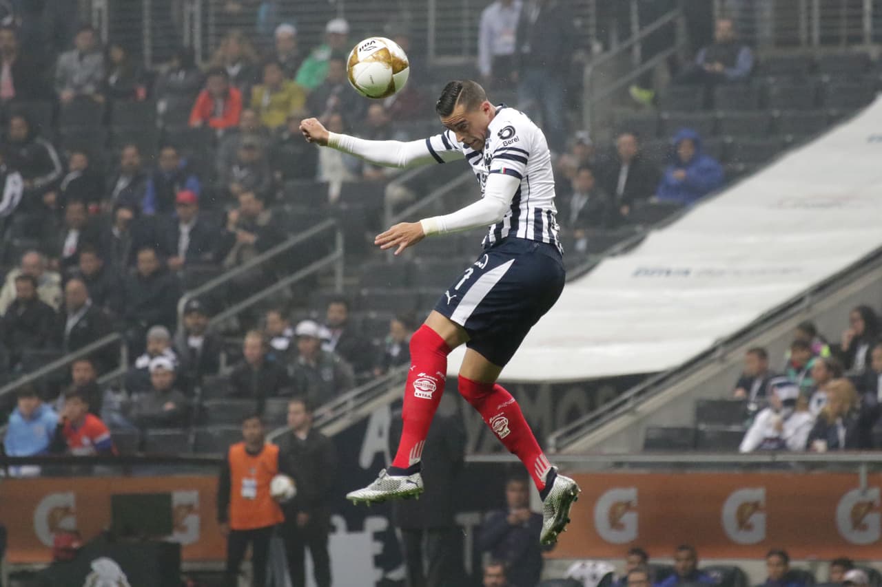 <b>Rogelio Funes Mori: 8.</b> Gran partido del delantero argentino. Retuvo, jugó de poste y tuvo dos oportunidades muy importantes, pero no encontró el arco. (Imago 7)