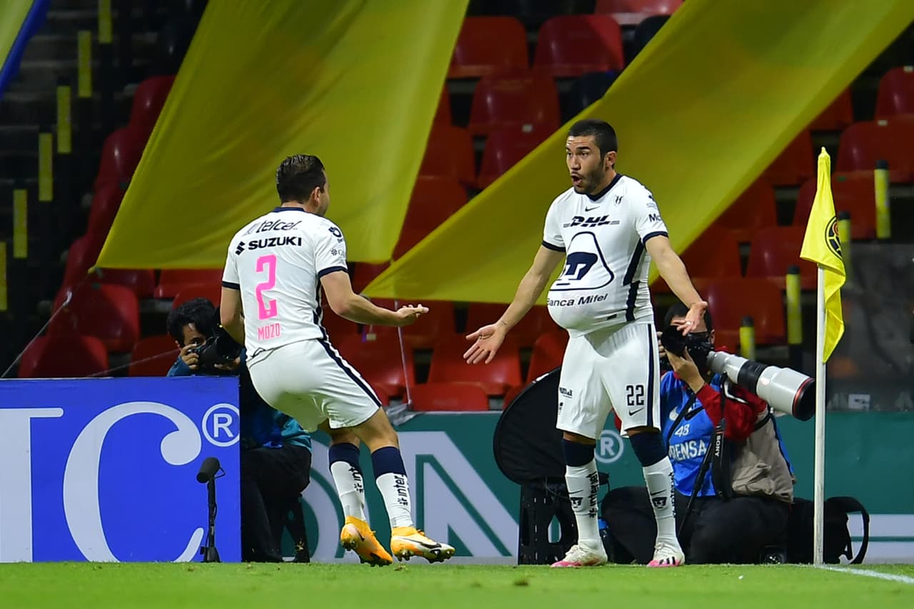 Juan Pablo Vigón se desmarcó dentro del área y colocó el esférico lejos del alcance de Óscar Jiménez.