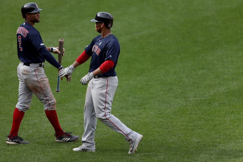 Sin embargo, en la décima entrada, Givens (0-4) mandó un lanzamiento a cuenta de 1-0 que Devers mandó a lo profundo del jardín central. Betts y el boricua Christian Vázquez añadieron sencillos de dos carreras con dos outs ante el relevista David Hess.