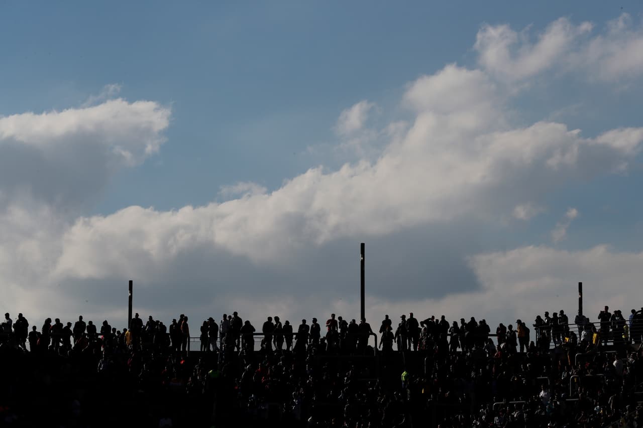 El Arena Corinthians vibró este sábado en la previa del juego entre Argentina y Chile por el tercer lugar de la Copa América. Las dos Finales pasadas en las que La Roja venció aún están en el recuerdo de la Albiceleste, pero más allá de eso se vivió con mucha alegría en las tribunas.