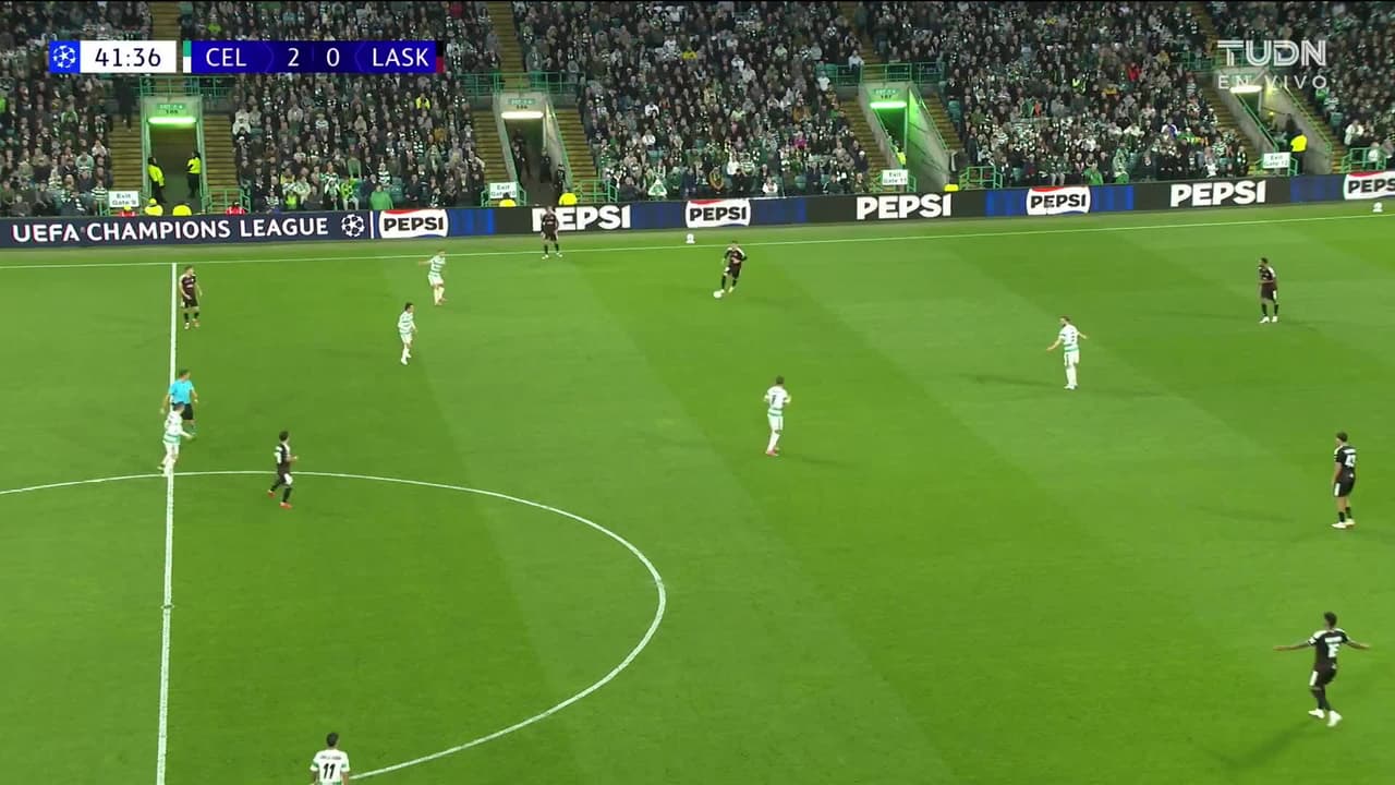 ¡TIRO ATAJADO! disparo por Moses Usor.