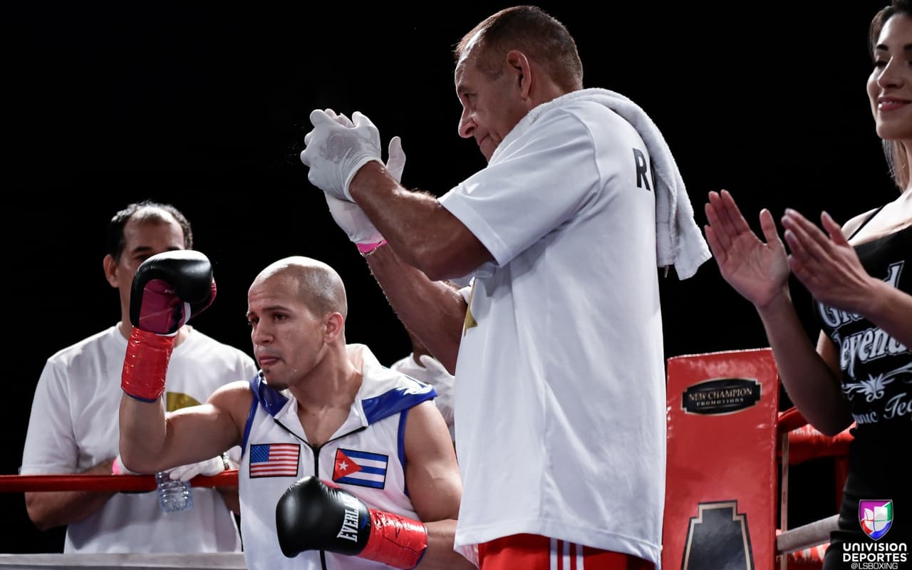 Jorge de Jesús Romero dominó a Jason Vera durante ocho rounds para mantener su invicto.