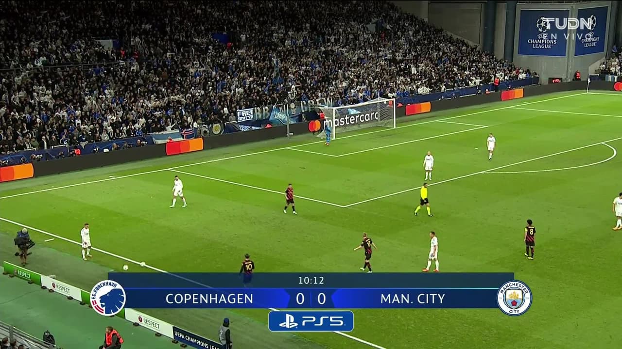 ¡GOL!  anota para Manchester City. Rodri