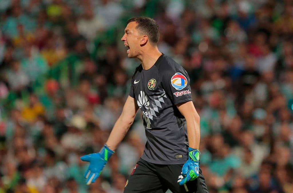 Porteros: Agustín Marchesín (América)