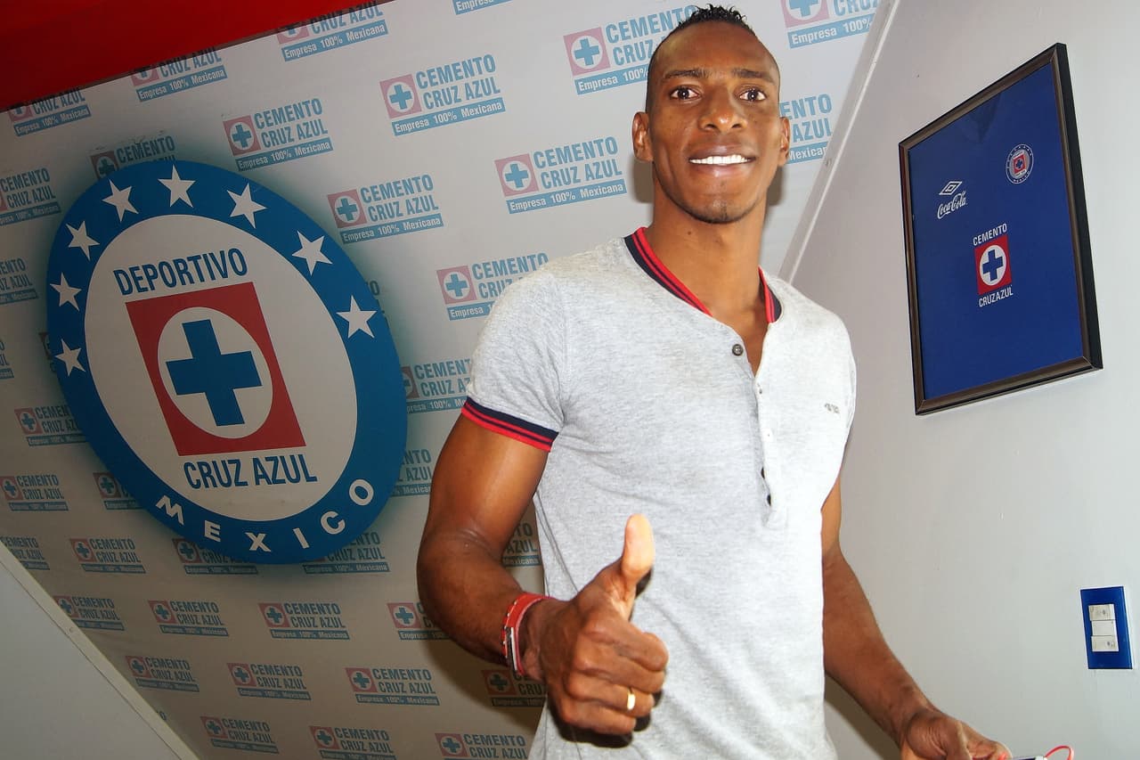 Para la temporada 2012/2013 Luis Amaranto Perea llegó para reforzar al Cruz Azul después de un largo tiempo en el Atlético de Madrid.