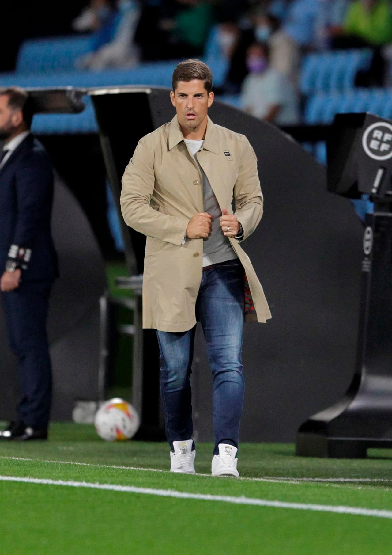 Celta de Vigo salva el partido al minuto 90+4' gracias al gol de Denis Suárez ante Granada al cierre de la séptima Jornada en La Liga. Iago Aspas tuvo la oportunidad en un penalti de poner a los celestes arriba en el marcador, pero Maximiano adivina el tiro y, posteriormente sale lesionado: el mexicano Nestor Araújo jugó 86' minutos del encuentro.