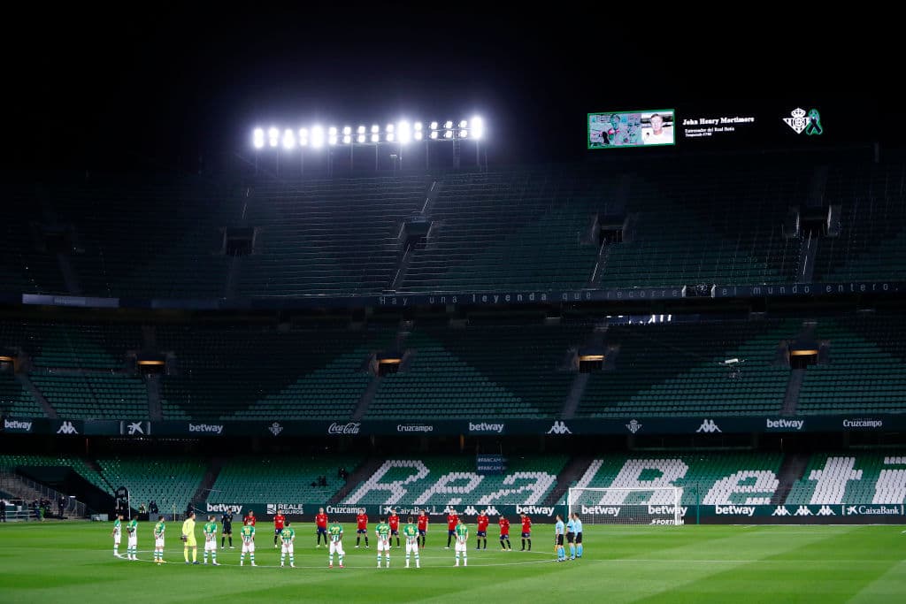 Borja Iglesias le da la victoria al Real Betis, al minuto 79, ante el Osasuna. El marcador final fue 1-0 durante la Jornada 21 en LaLiga; Andrés Guardado estuvo banca, mientras que Diego Lainez estuvo ausente debido a dar positivo por Covid-19.