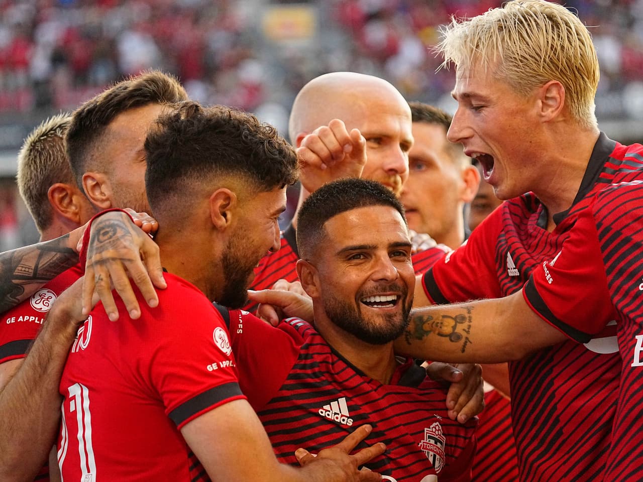 La del sábado fue una tarde especial en el BMO Field: Lorenzo Insigne y Federico Bernardeschi debutaron como Jugadores Franquicia de un Toronto FC que se impuso por 4-0 a Charlotte FC.
<br>