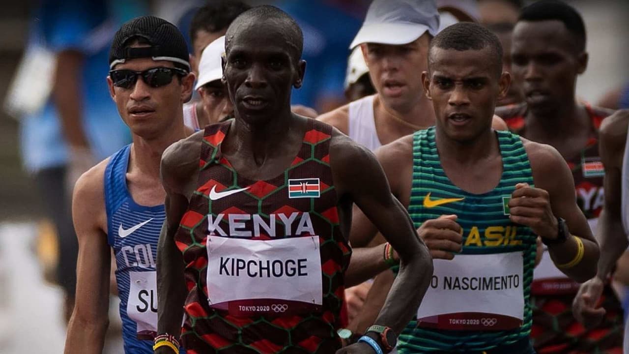 El keniano Eliud Kipchoge refrenda el oro en el maratón