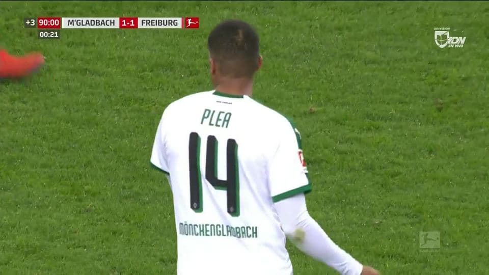 Tiro desviado de Alassane Pléa