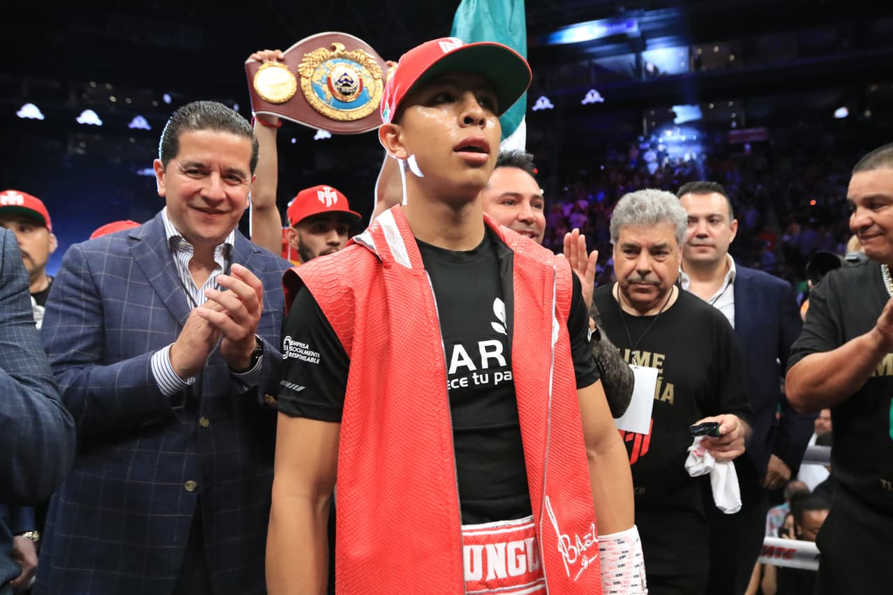 El mexicano Jaime Munguía se presentó en Monterrey para su cuarta defensa titular del título mundial superwélter de la OMB.