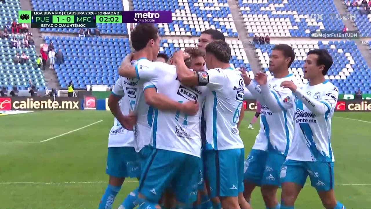 ¡Esteban Lozano aprovecha un grosero error defensivo y abre el marcador para La Franja!