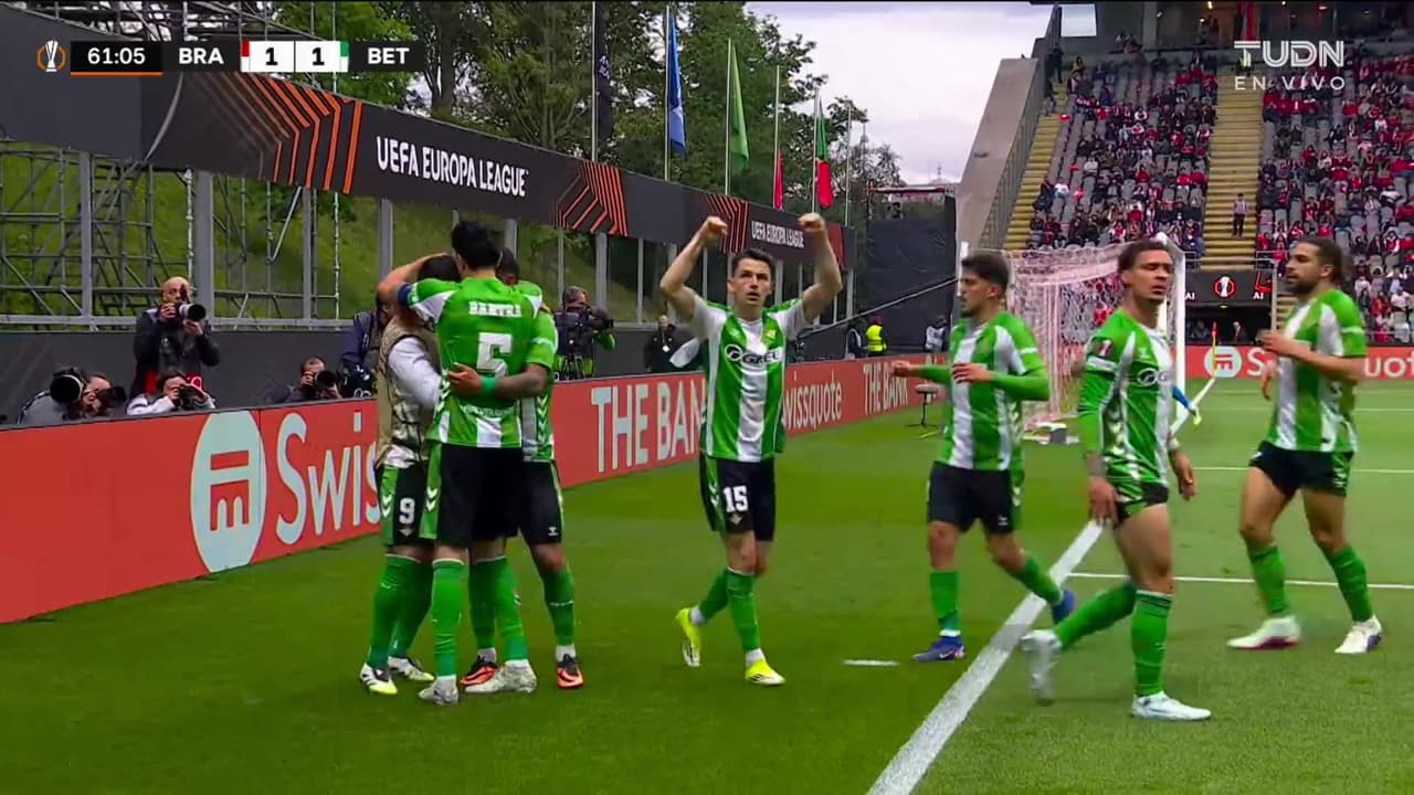 ¡GOL del Betis! Cucho Hernández empata el partido