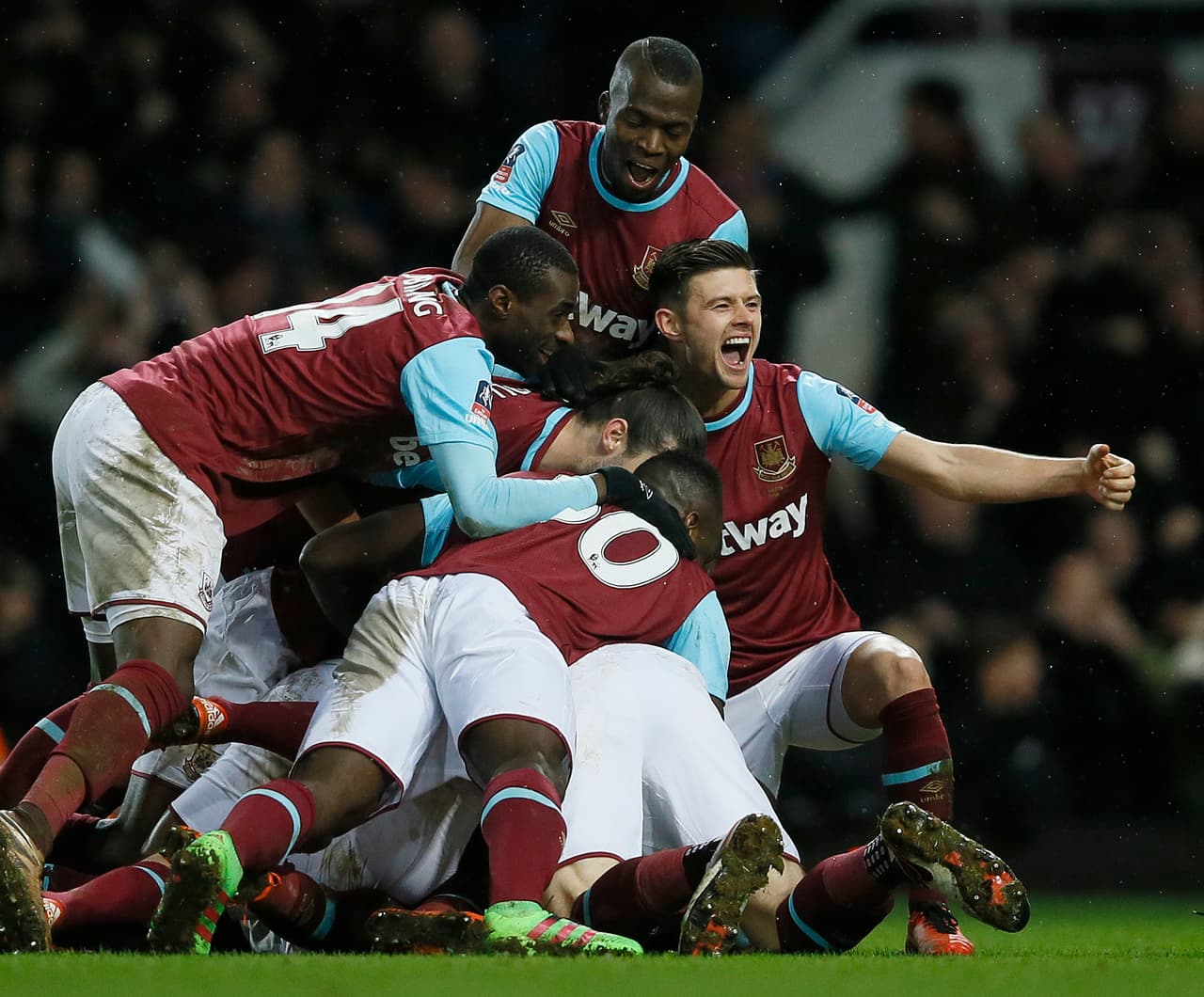 West Ham venció 2-1 al Liverpool