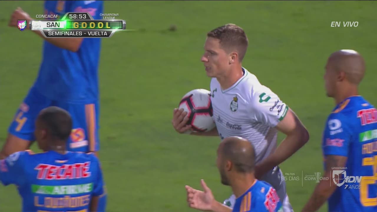 Santos empata 2-2 con otra gran intervención de Furch