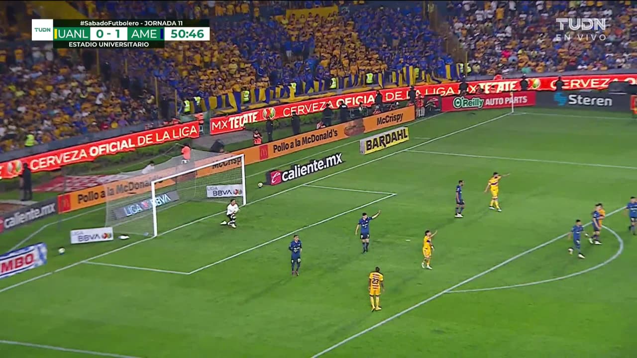 ¡TIRO ATAJADO! disparo por Juan Vigón.