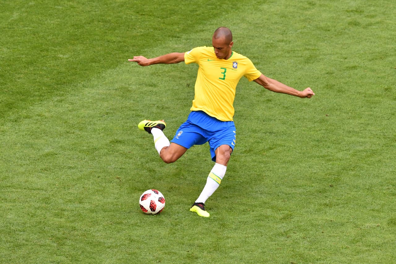 MIRANDA:
<br>El más seguro de una dupla de centrales que fue infranqueable durante todo el encuentro.