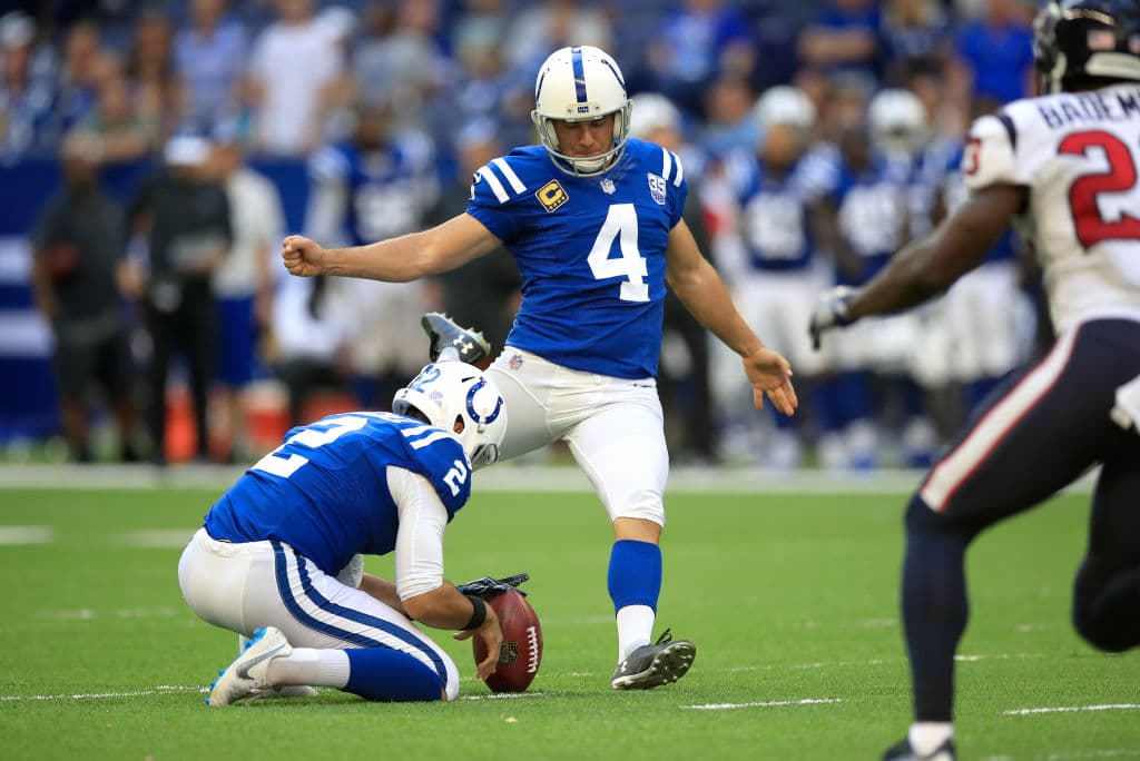 Adam Vinatieri rompe el récord de más goles de campo en la historia de la NFL