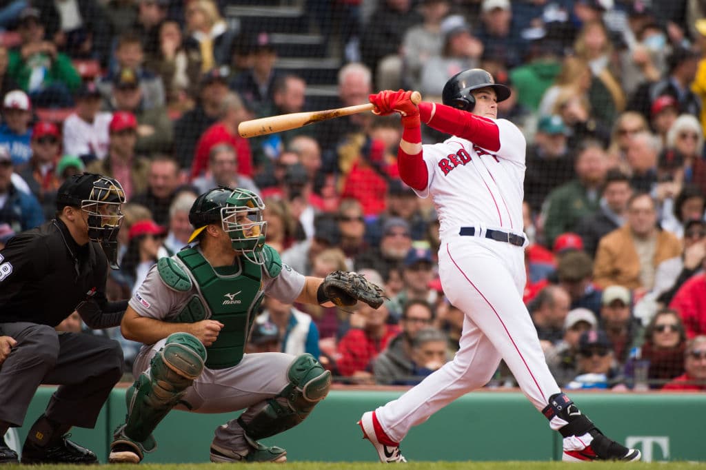 Andrew Benintendi empujó dos anotaciones con este sencillo para la causa de los Red Sox, en el sexto inning que abría la brecha con los Athletics.