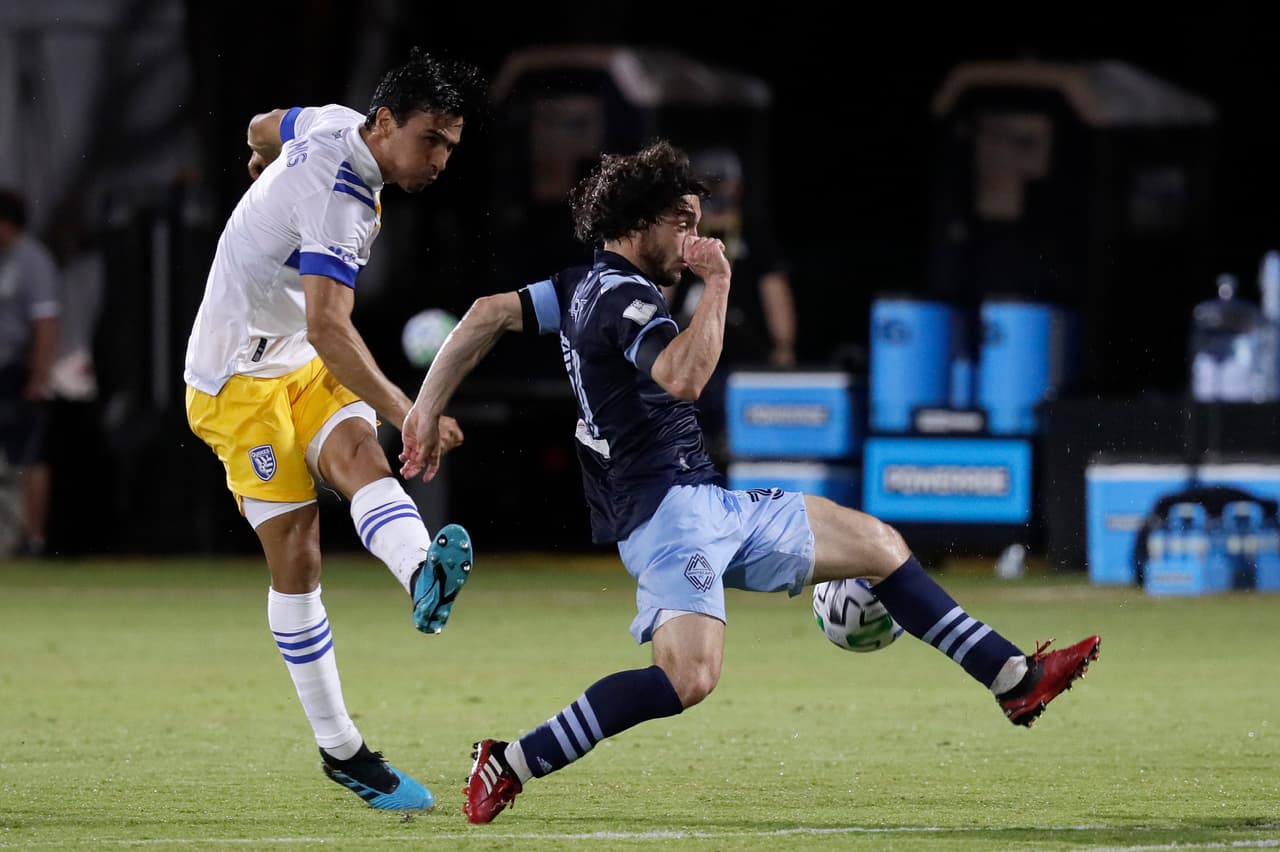 Con goles de Andy Rios, Chris Wondolowski, Shea Salinas y del mexicano Oswaldo Alanís, los San Jose Earthquakes vinen de atrás para derrotar a los Vancouver Whitecaps.