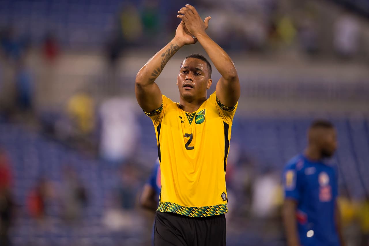 Chris Humphrey no fue titular, pero participó en aquella final entrando al minuto 74 por Dawkins. Hoy en día juega para el Bury F.C. de Inglaterra.