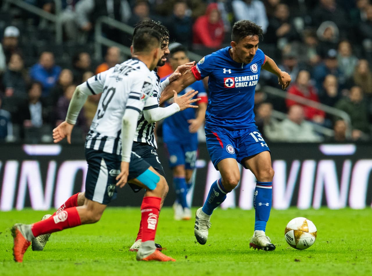 <b>Ángel Mena: 5.</b> Entró por Elías y ni siquiera se notó su ingreso. Jugó donde mejor se desempeña, pero la falta de minutos le pasó factura. (Mexsport)