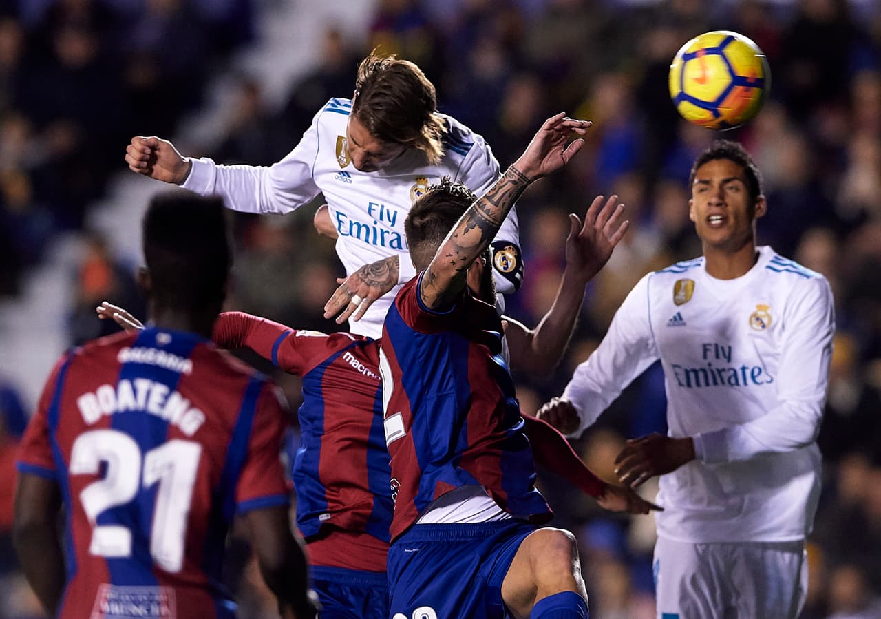 El de siempre en los tiros de esquina. Con un remate de cabeza, Sergio Ramos adelantó a los merengues al minuto 11.