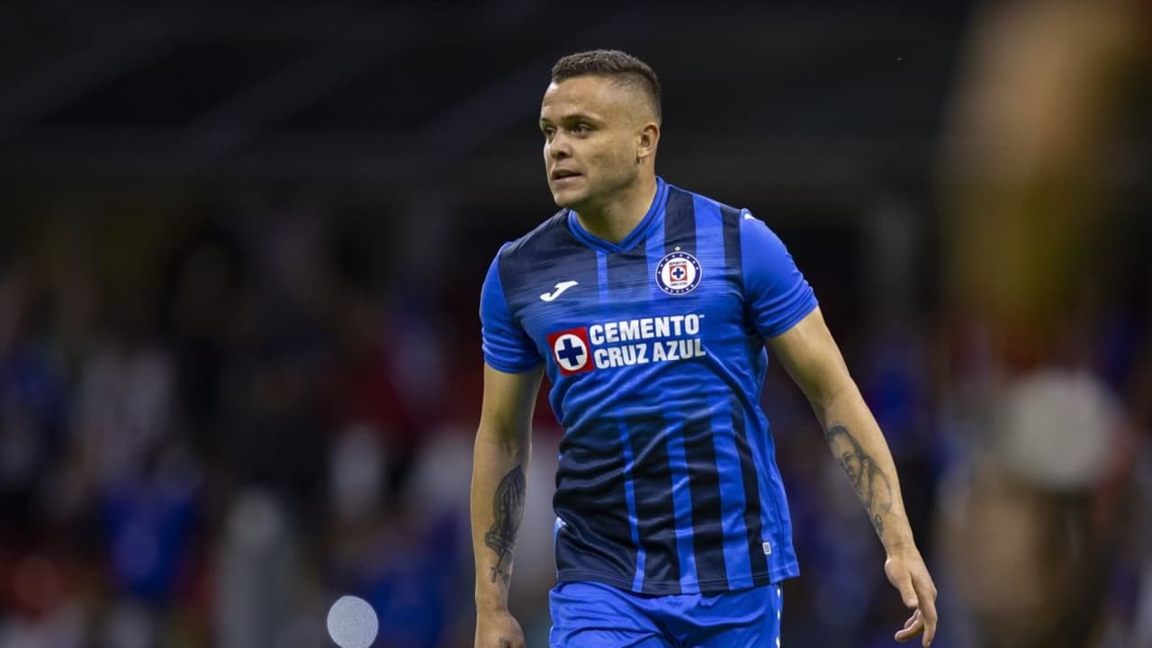 Jonathan Rodríguez tiene problema muscular y es duda en Cruz Azul