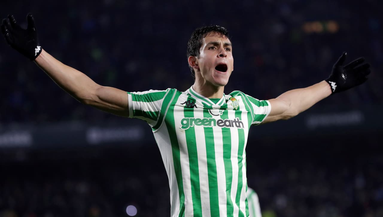 Con el arco a placer definió de pierna derecha y celebró de esta manera su primer gol con la camiseta del Betis en esta temporada.