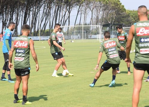 El 'Chucky' ya entrenó con el Napoli