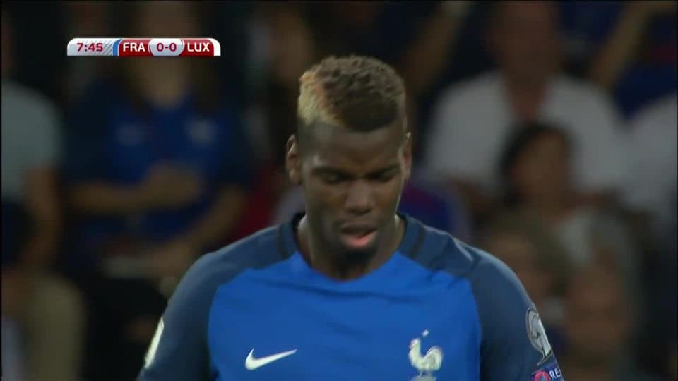 Disparo afuera de ${PLAYER}