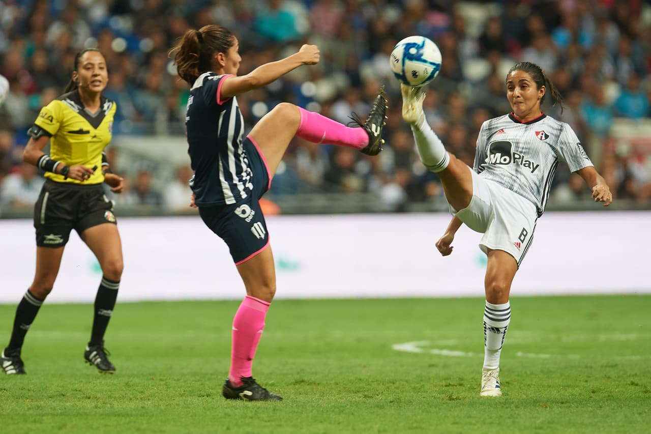 Monterrey 1-0 Atlas. Diana Laura Evangelista le da el triunfo a las Rayadas para seguir en la lucha por el campeonato.