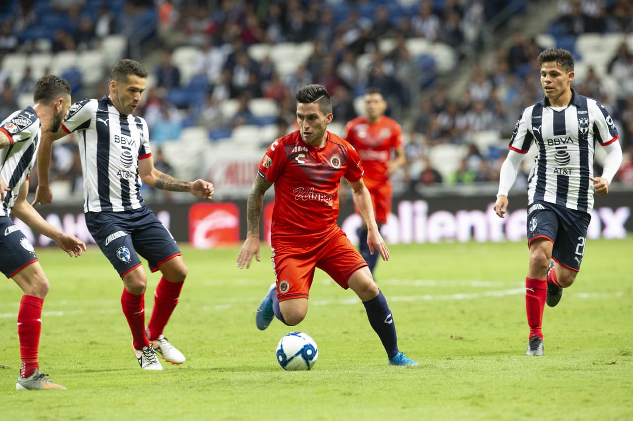 Rayados no pudo ante los Tiburones Rojos y se complica pensar en la calificación a la Liguilla.