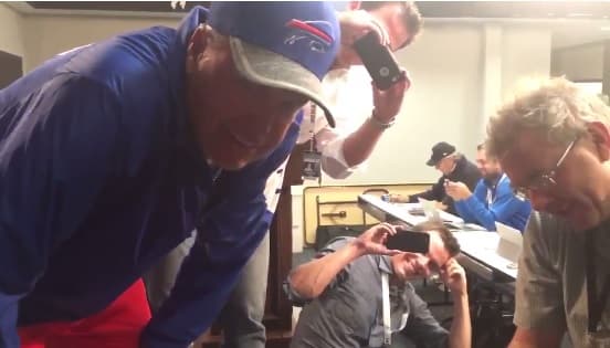 Rex Ryan se hizo pasar por reportero y preguntó a Edelman si será el QB de Patriots el domingo