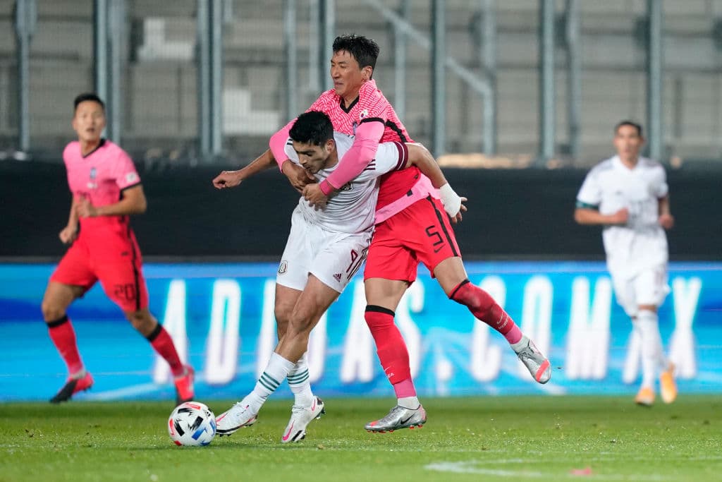 Tridente Raúl Jiménez, Tecatito y Chucky ilusiona a Martino
