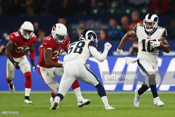 Los Cardinals (3-4) perdieron con su quarterback Carson Palmer, que completó 10 de 18 pases para 122 yardas y una interceptación.
