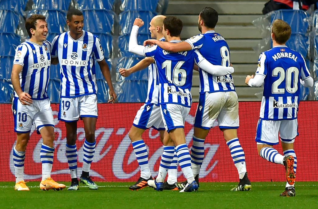 Real Sociedad y Betis igualaron a dos tantos en Anoeta. Llegaron a 31 y 27 unidades.
