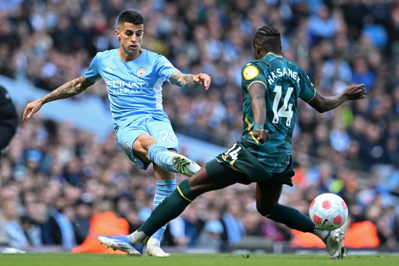 Manchester City goleó 5-1 al Watford con cuatro goles de Gabriel Jesus y otro de Rodri en la Jornada 34.