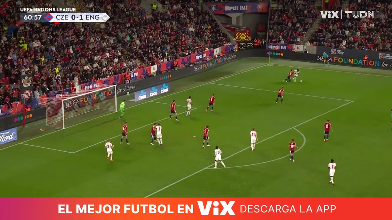¡CHEQUIA RESPIRA! Poste evita un autogol increíble