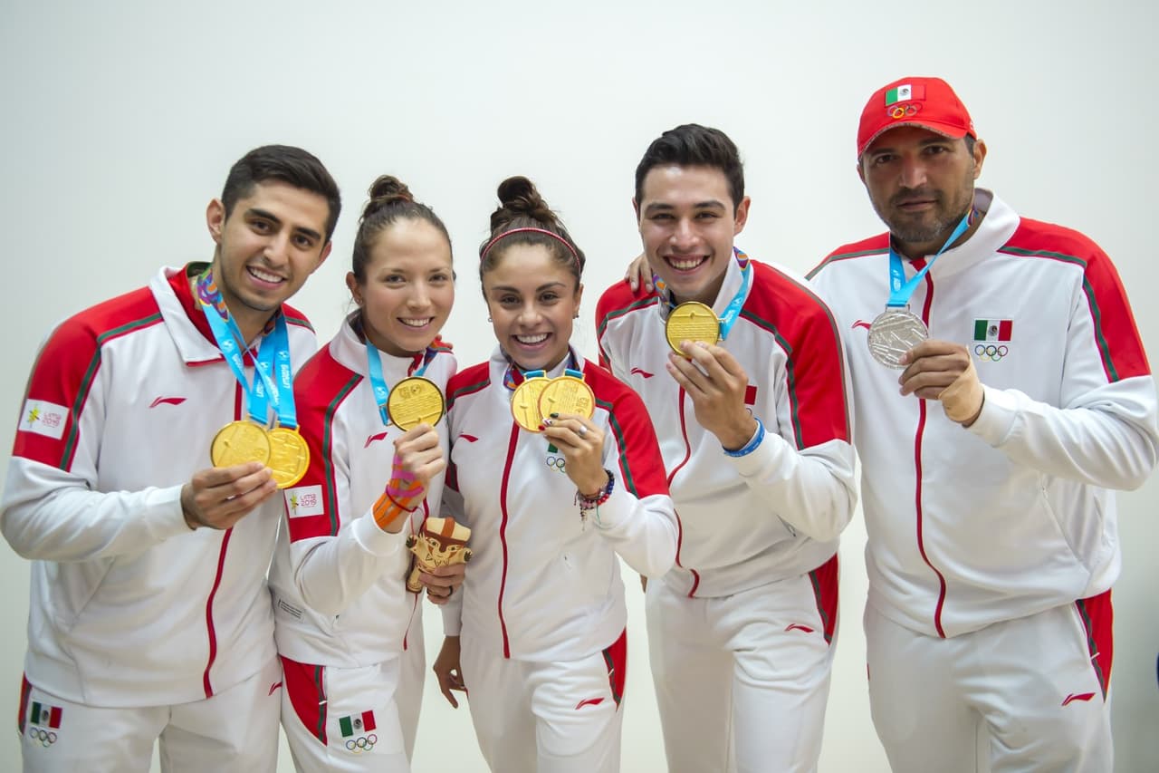 Rodrigo Montoya, Samantha Salas, Paola Longoria, Javier Mar y Álvaro Beltrán.
