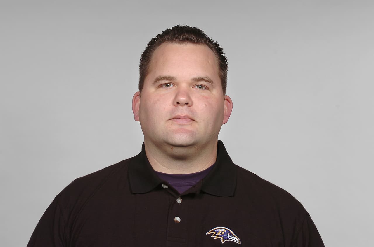 Greg Norman fue elegido el coordinador ofensivo del año. El coach de los Blatimore Ravens fue clave en la gran temporada donde se convirtieron en una ofensiva poderosa, tras lograr un promedio de 530 yardas por partido, entre otros rubros sobresalientes.