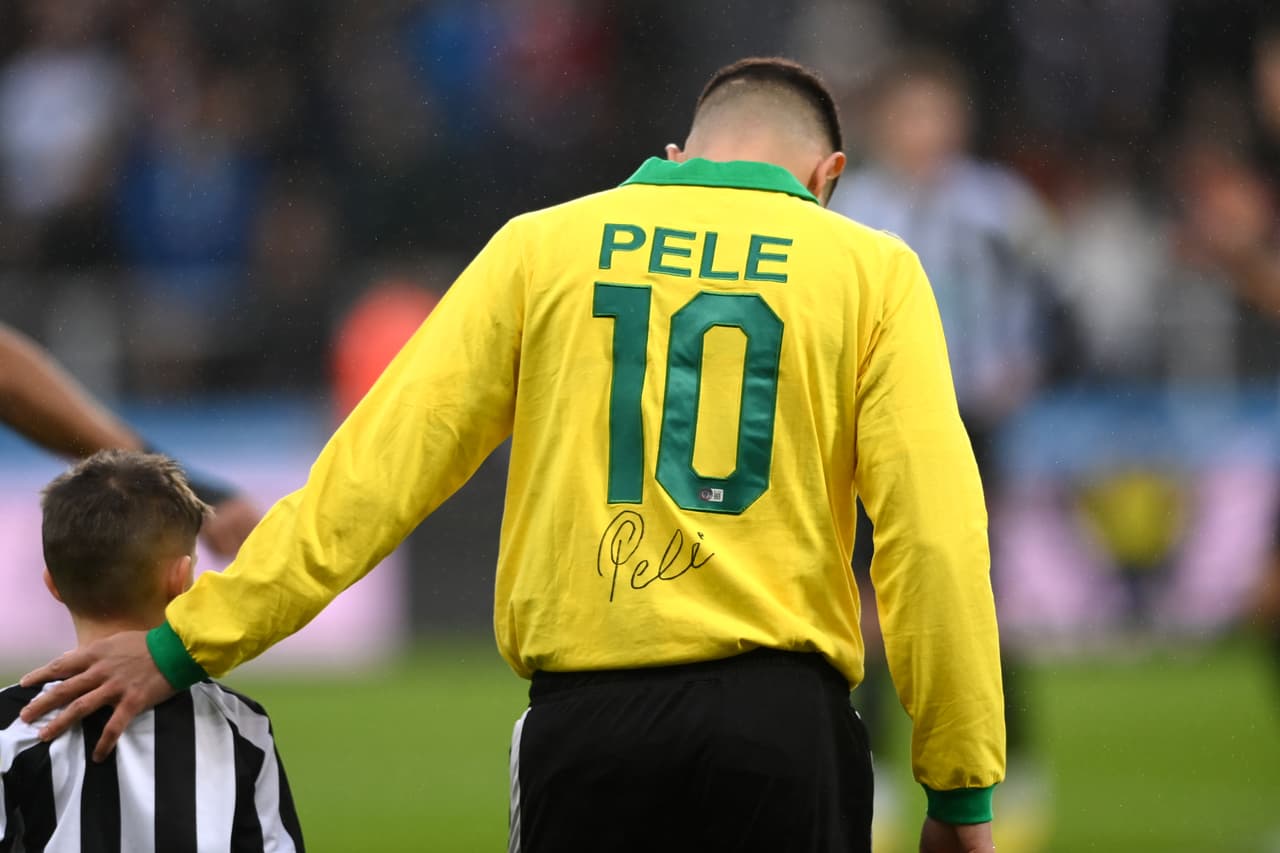 La Premier League cerró el año con victorias del Manchester United y Arsenal, Manchester City fue empatado por el Everton y con Haaland con un gol.