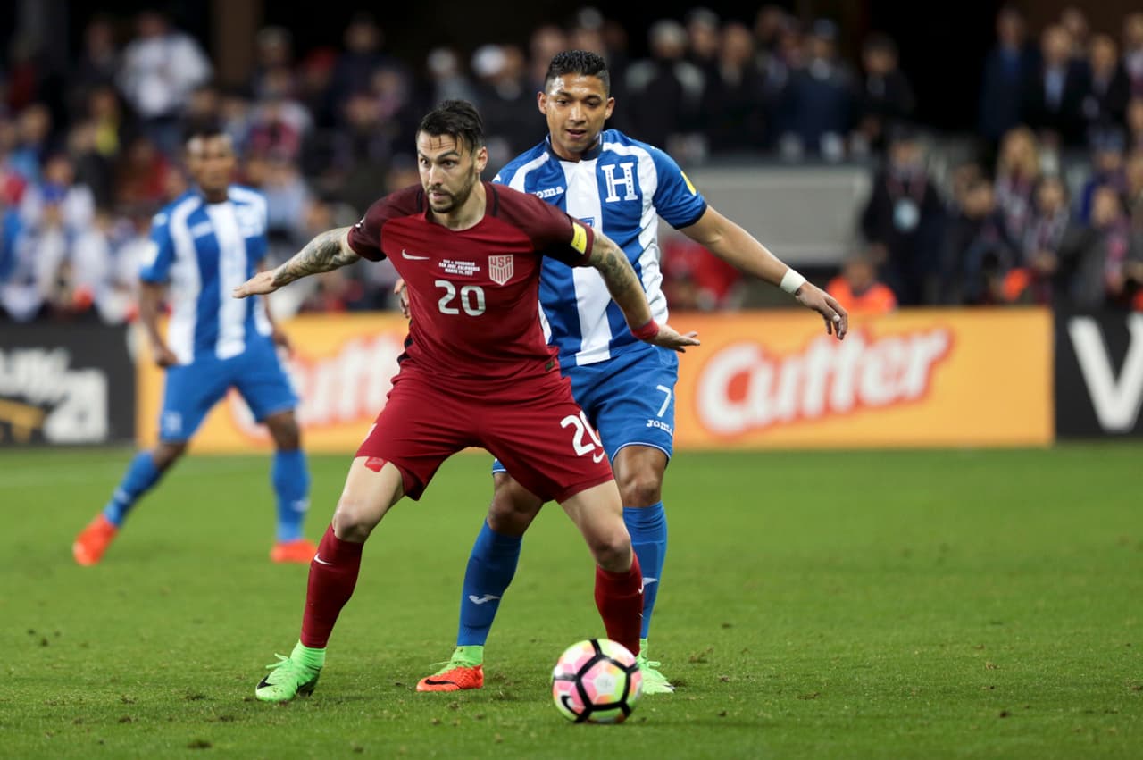 Action photo during the match USA vs Honduras, Corresponding to the Final Hexagonal of the CONCACAF Qualifiers for the 2014 FIFA World Cup Russia 2014 at Avaya Stadium. Foto de accion durante el partido Estados Unidos vs Honduras, Correspondiente al Hexagonal Final de las Eliminatorias de la CONCACAF rumbo a la Copa Mndial de la FIFA Rusia 2018, en el Estadio Avaya, en la foto: (i-d), Geoff Cameron de USA y Emilio Izaguirre de Honduras 24/03/2017/MEXSPORT/ISIPHOTOS.COM/John Dorton.