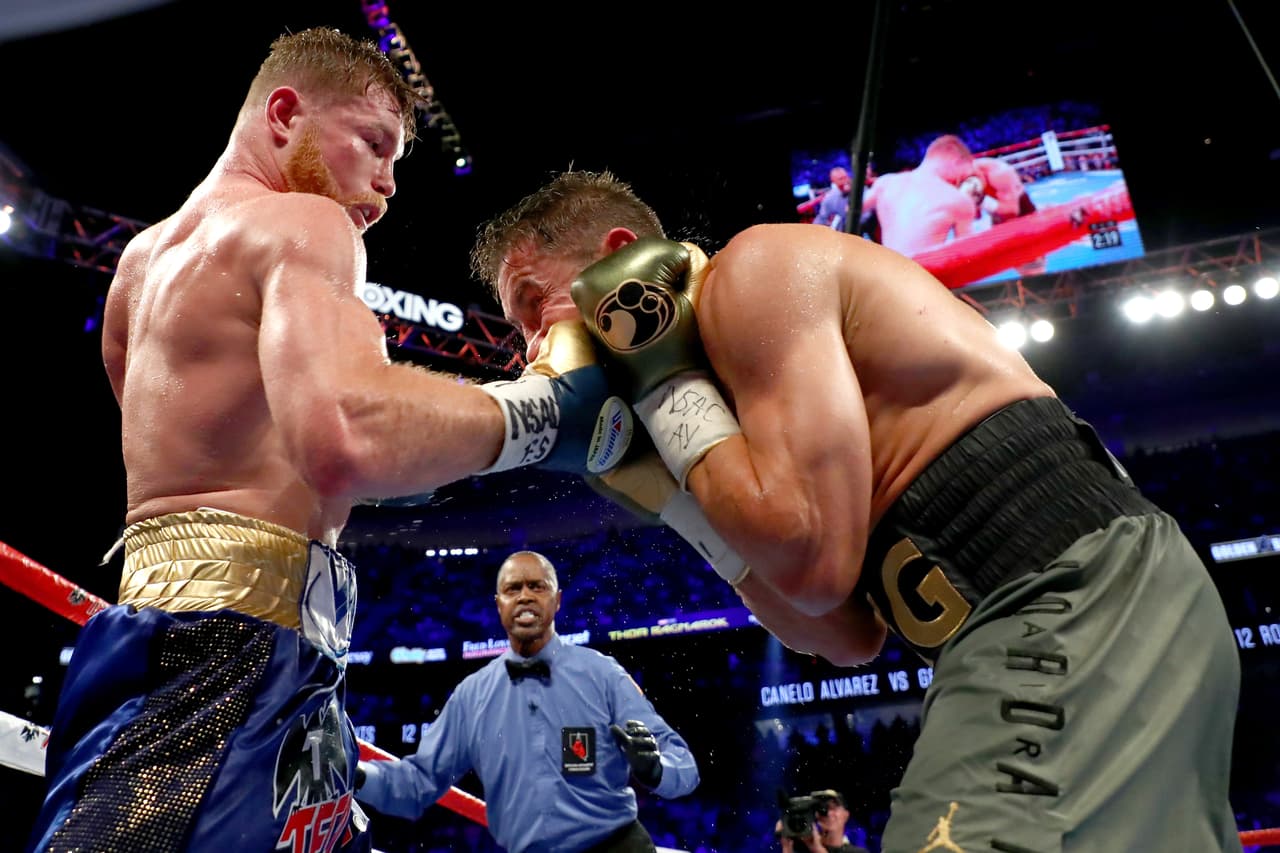 Pero fue en el octavo episodio cuando vino el mejor golpe de Canelo sobre Golovkin: un uppercut de derecha mientras estaba contra las cuerdas. El mexicano contragolpeó de manera excelsa.