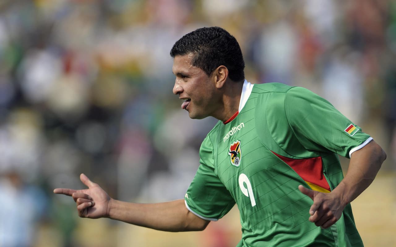 El primero gol de Botero en aquella histórica tarde lo marcó al minuto 33, 10 minutos después del empate argentino, desde el punto penal.